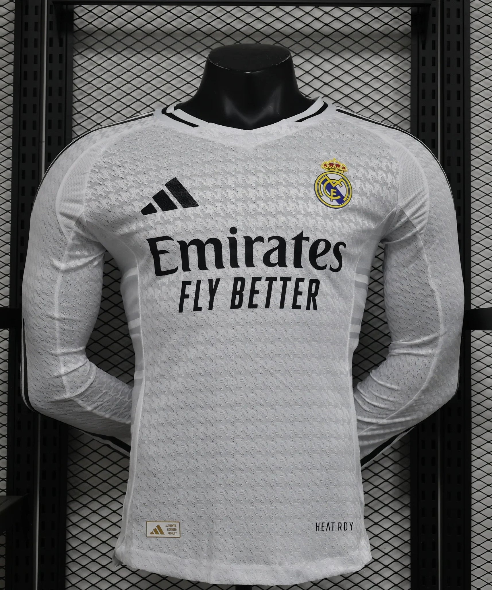 طقم ريال مدريد الأساسي 2024-2025 بأكمام طويلة