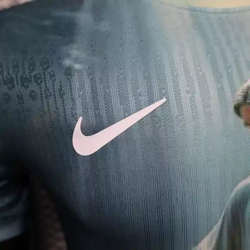 طقم "يسوع" البرازيلي الخاص