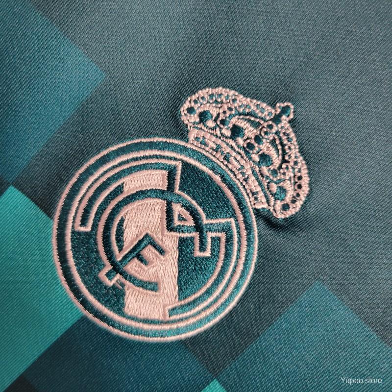 القميص الثالث لريال مدريد 2017-2018 بأكمام طويلة