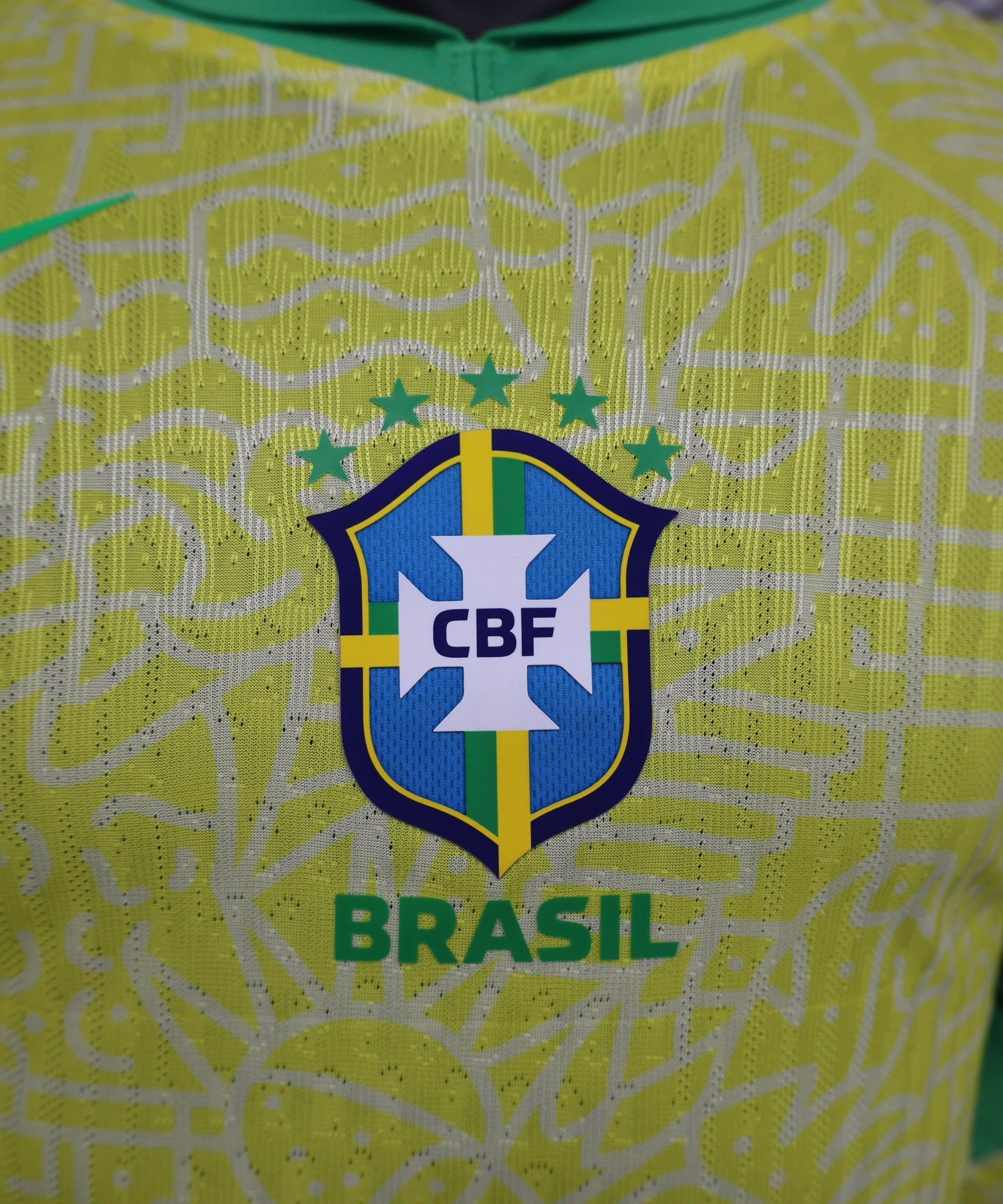 طقم البرازيل الأساسي 2024-2025 بأكمام طويلة
