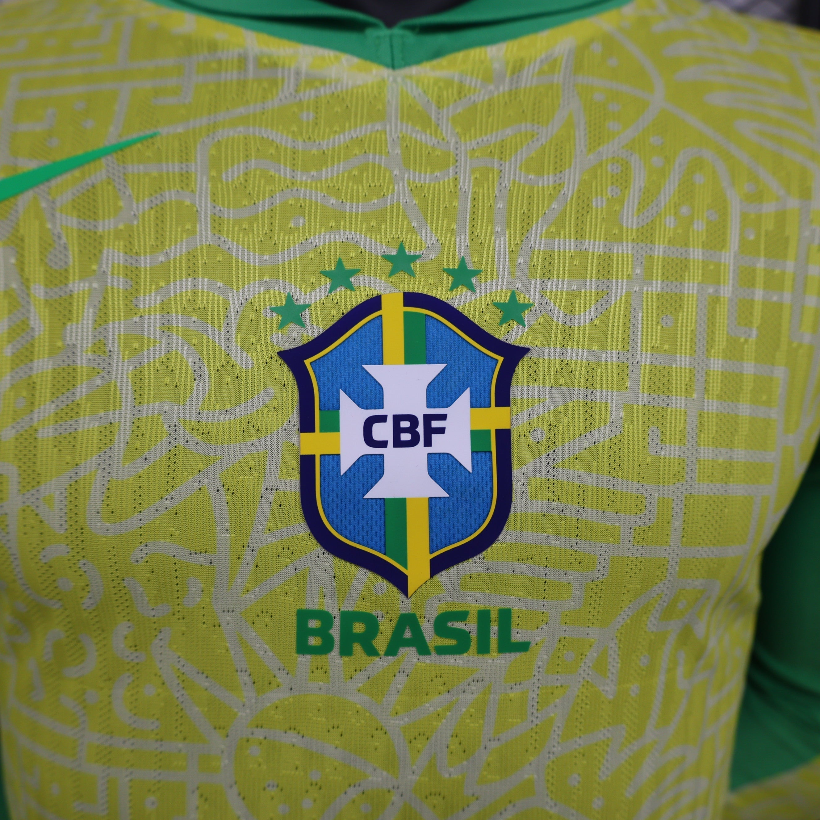 طقم البرازيل الأساسي 2024-2025 بأكمام طويلة