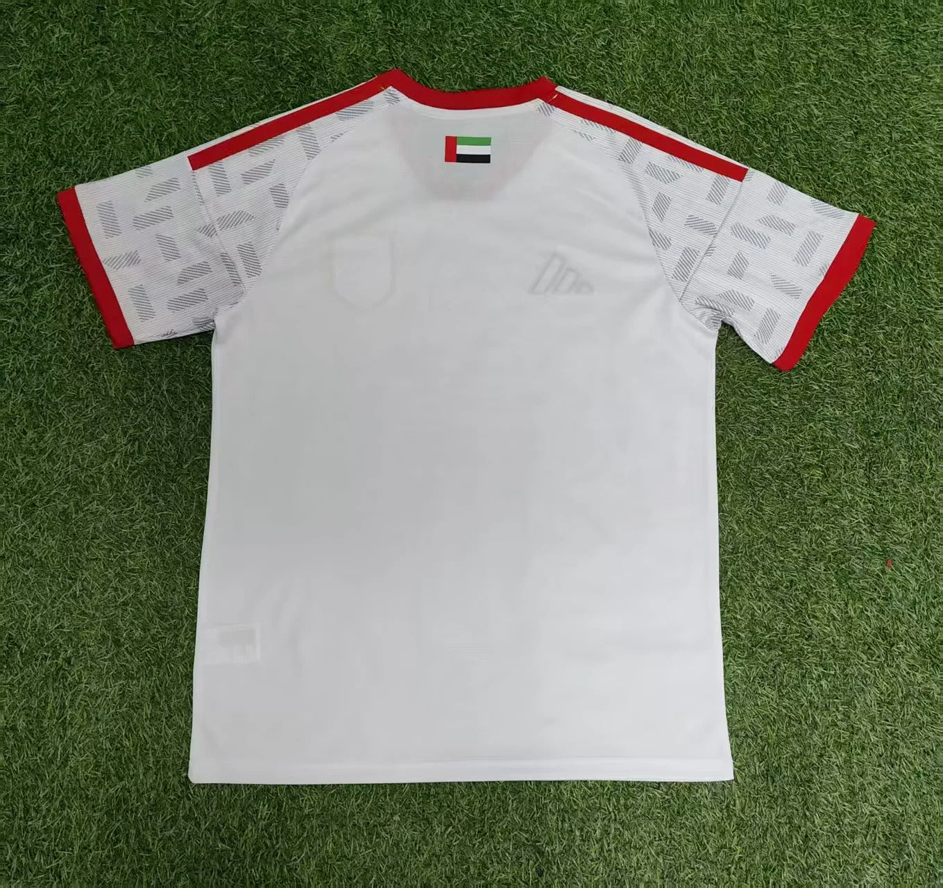 قميص منتخب الإمارات لكأس العالم 2026