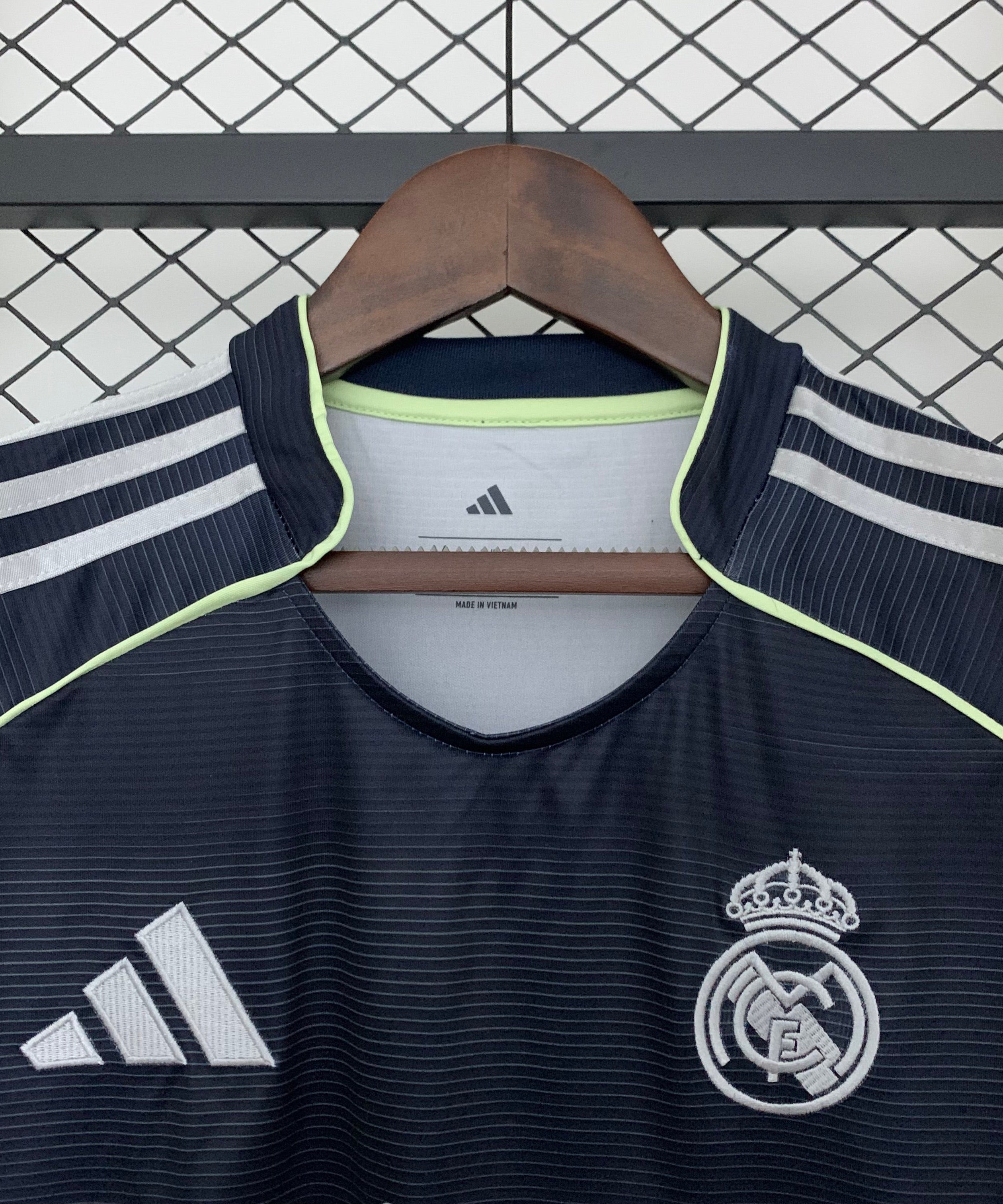 قميص ريال مدريد خارج أرضه 25-26