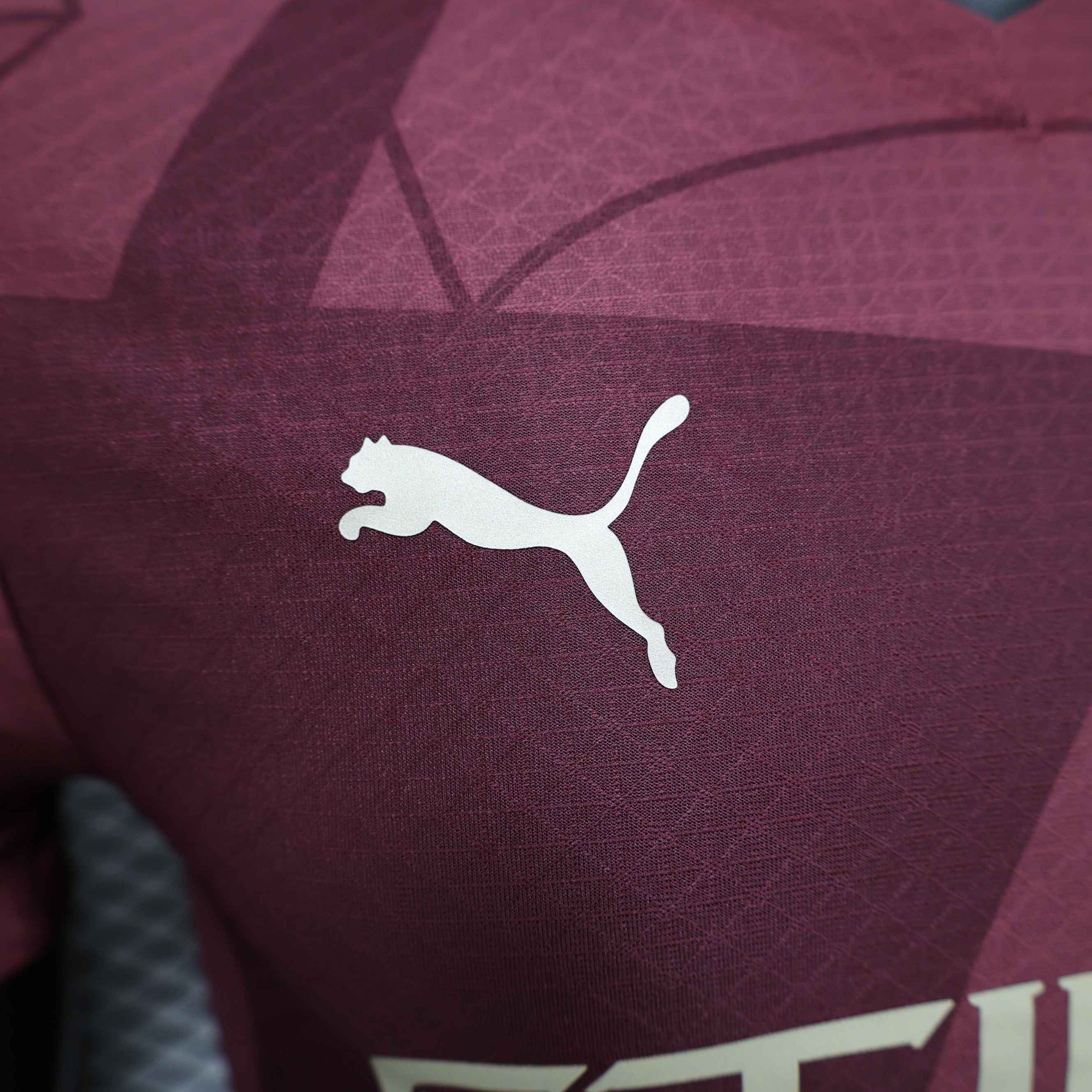 Manchester City " Groun wall" Special Kit